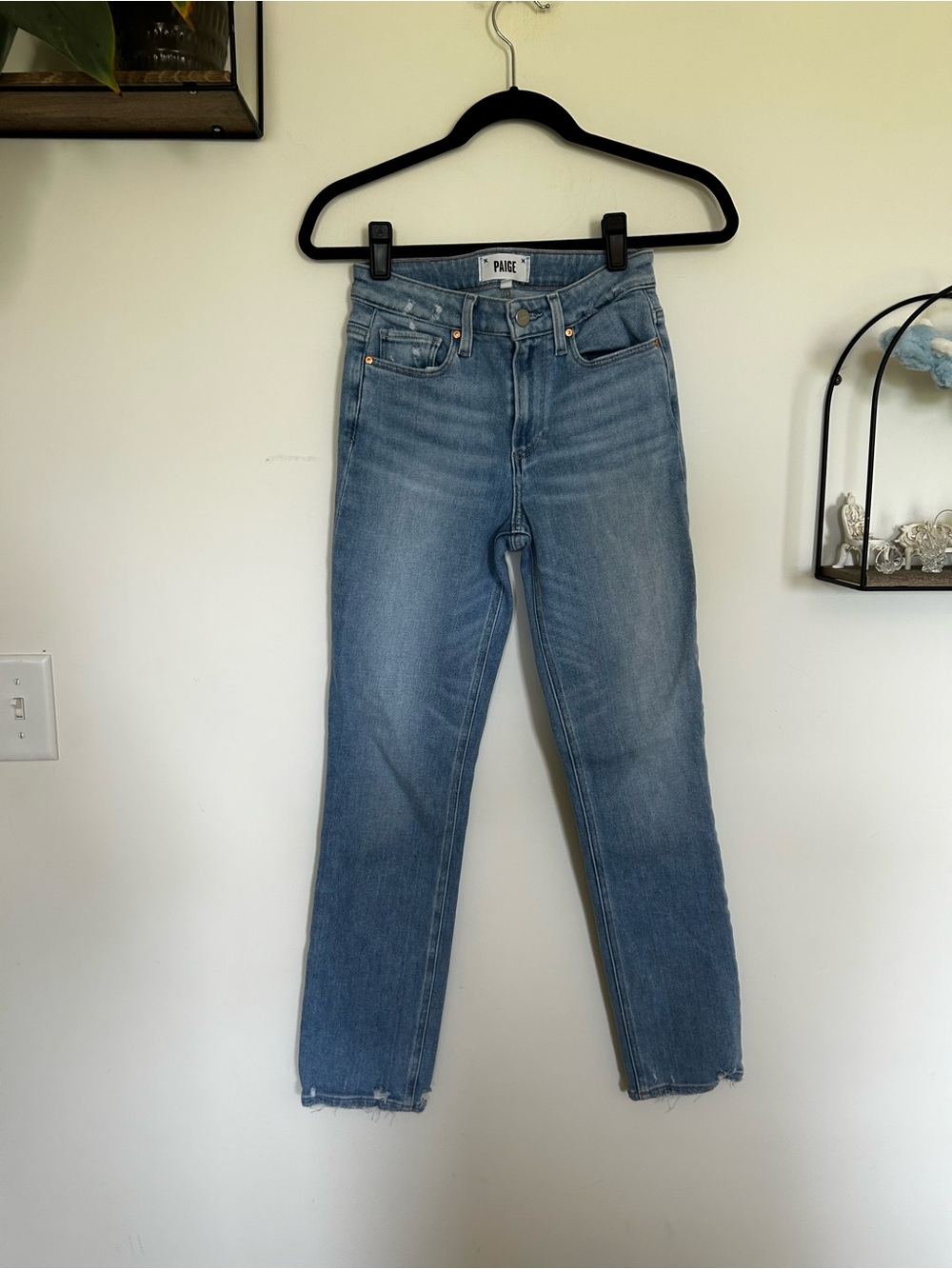 Paige Cindy Light Was Lightly Distressed Straight‎ Leg Denim Blue Jeans Size 24